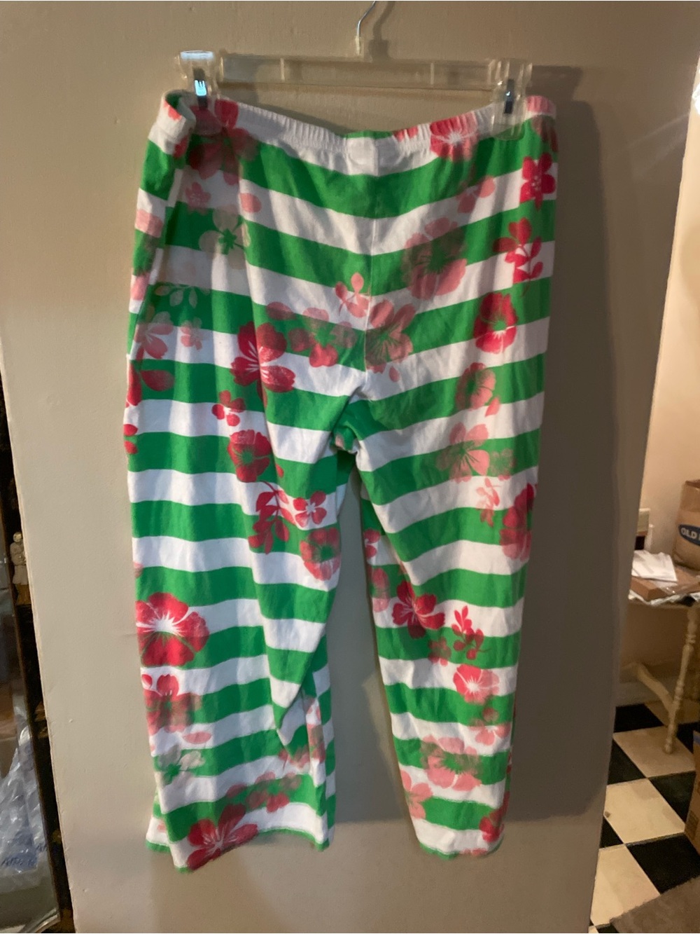 Joe Boxer Green & White Striped Floral cropped casual pants